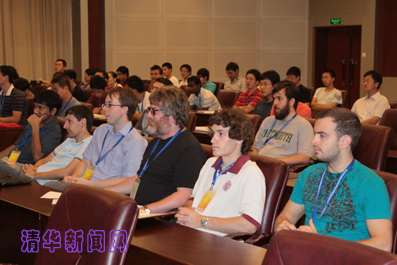 //news.pgdianziyouxi.com/../pic/2010/09/14/交流会现场20100914.jpg